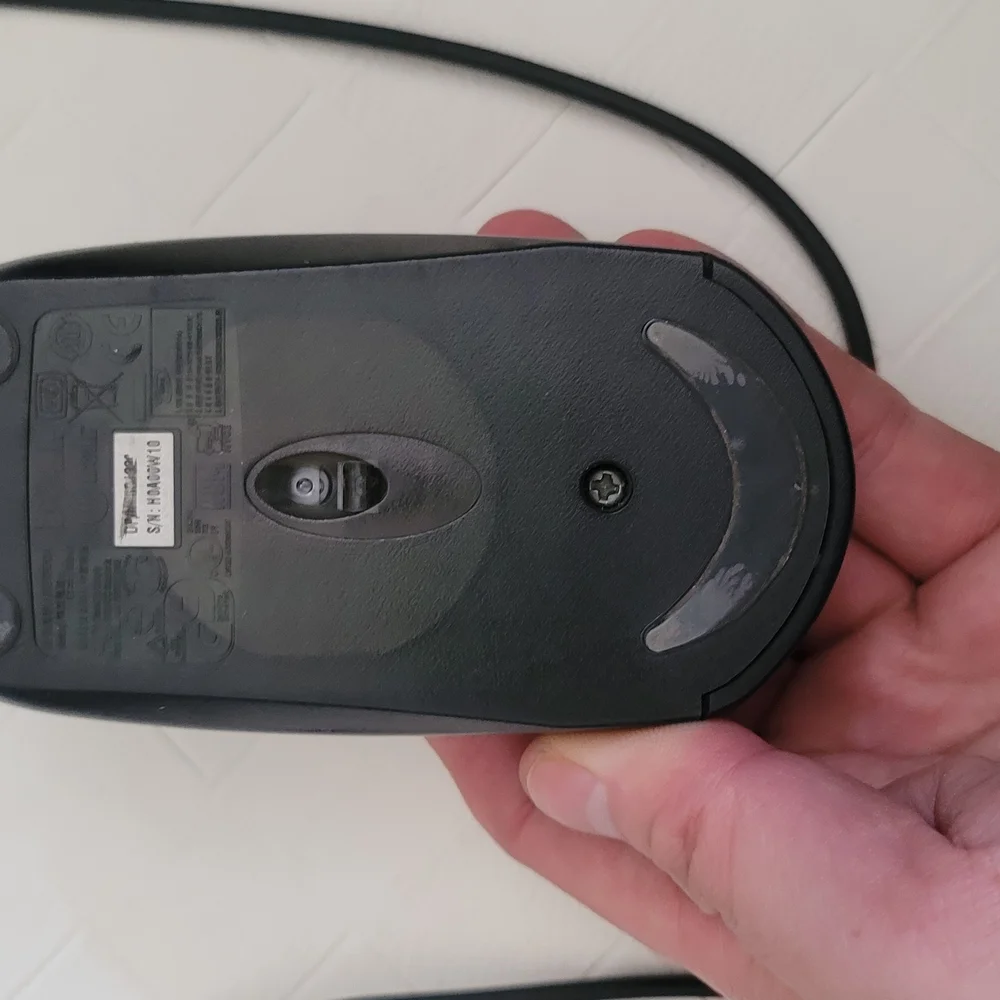 Dell Wired Mouse in Black and Silver